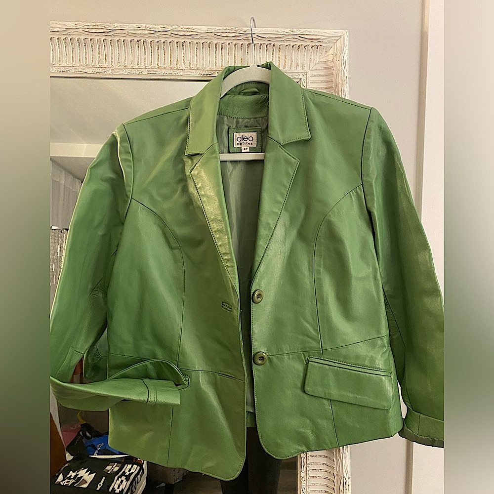 💚 One-of-a-kind leather blazer coat 💚